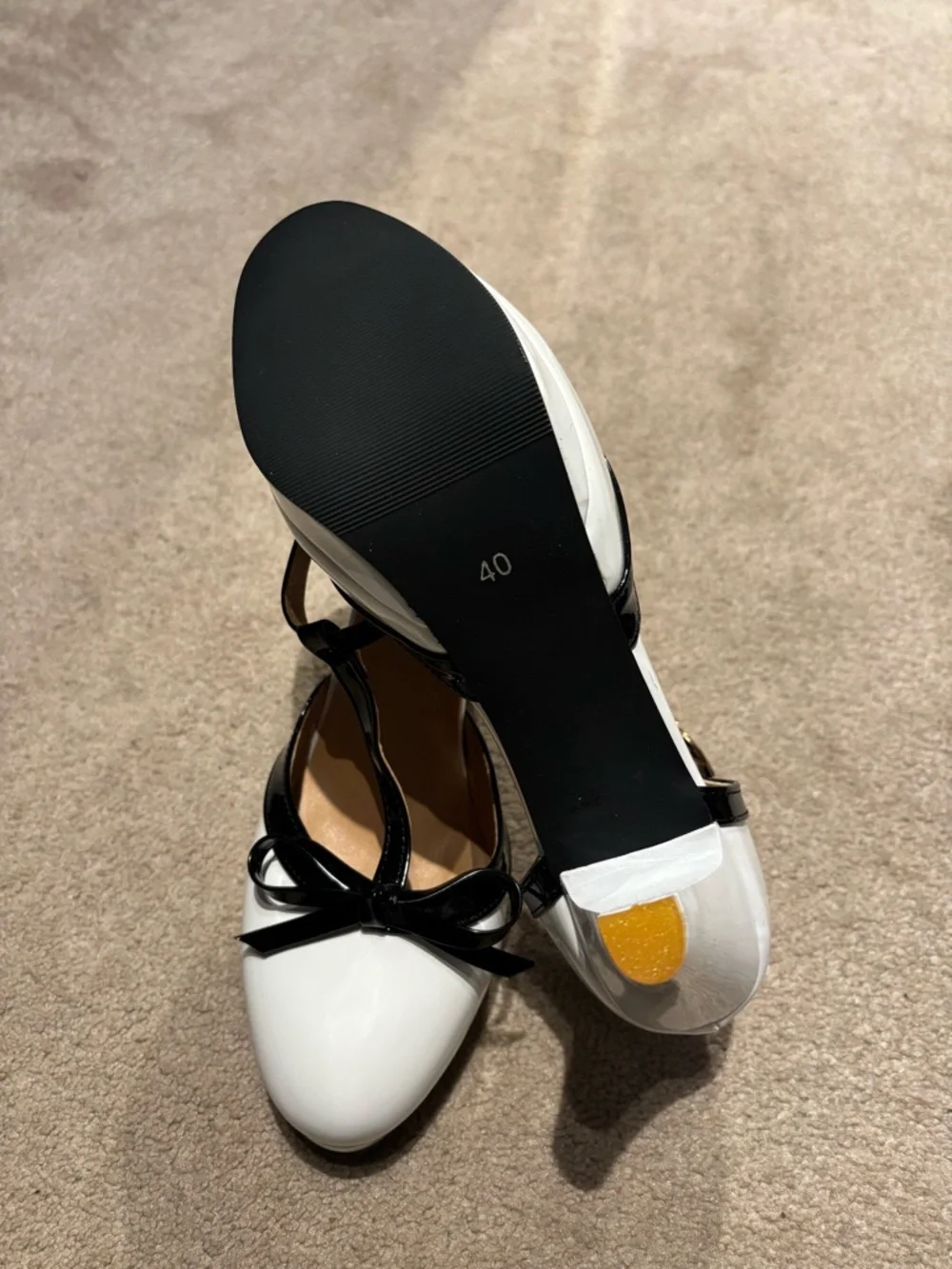 Source Unknown White and Black T‑Strap Bow Heels - Picture 6 of 6